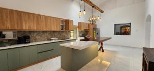 Cozy rural house with WiFi and garden in Pujilí