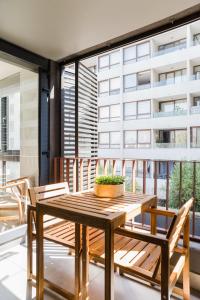 Beauty 2BR Haven for 5 in Lively Las Condes Oasis