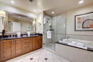 Signature- Balcony Strip View- High floor- NO parking fee