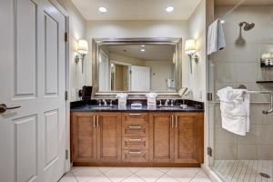 Signature- Balcony Strip View- High floor- NO parking fee