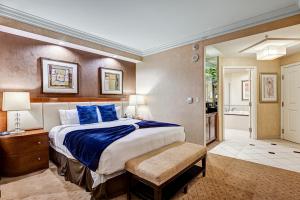 Signature- Balcony Strip View- High floor- NO parking fee