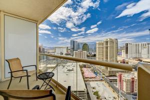 Signature- Balcony Strip View- High floor- NO parking fee
