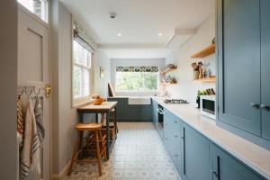 Cleve Cottage by inspirestays-com