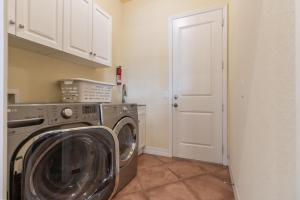 Casa Amarilla Cape Coral Luxury Waterfront Escape