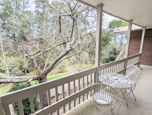 Hill top views, near wineries, sanctuary, main st