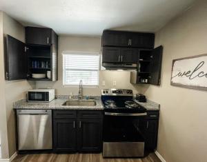 Perfect for Group with 2BR and 2BA with Pool