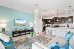 Spacious 5BR Villa with Private Pool near Disney