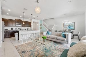 Spacious 5BR Villa with Private Pool near Disney