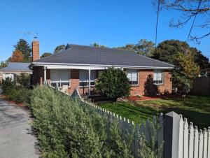 Gwendoline Cottage, Pets, Main St. Station