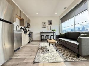 Philly Central King 1BR with Gym