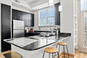 Stylish 1Br in Deep Ellum with Pool and Free Parking