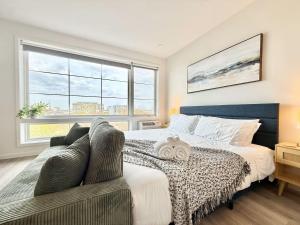 Boutique Studio with Rooftop View and Gym