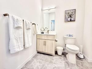 Boutique Studio with Rooftop View and Gym