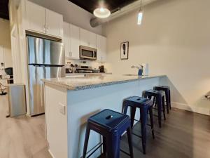 Cozy Philly Studio with Free Parking for Long Term Stays