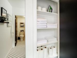 Tasteful 1 Bedroom Apt in Historic Old City