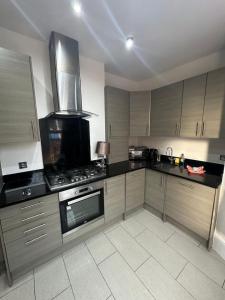 London Private Room with Kitchen