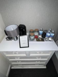 The Dublin Packet Family Room Number 9