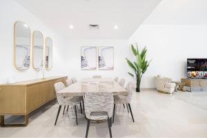 The View Luxury Villa with marina access, free ka yak and private pool - Al Dana Island Fujairah