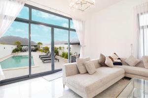 The View Luxury Villa with marina access, free ka yak and private pool - Al Dana Island Fujairah