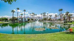 Desert Breezes Resort Studio Apartment with Resort Access