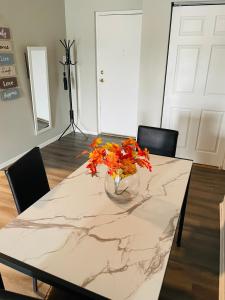 Pet-Friendly 1BR Condo Free Parking, Discount!