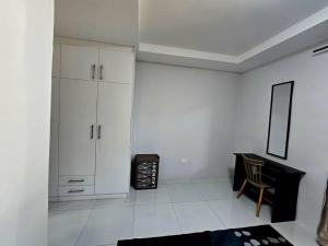 Zachi Zebra Apartment