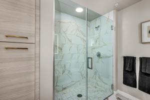 Luxury by the Beach with Pool, Gym, Game Room