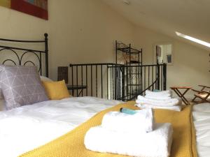 Coach House Studio, quiet, rural, pet friendly, Probus