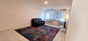 3 bedrooms with 6 single beds