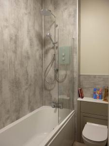 Cosy Ground Floor Flat by Catherine Hill Frome