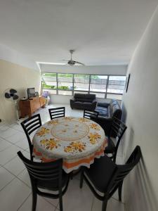 Praia do Tombo - Pé na areia - 2 Quartos - 2 Banheiros