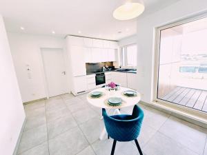 Urban retreat flat with terrace and parking