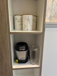 Cozy Studio Apartment Near Heathrow Airport Terminal 4 - Unlimited Wi-Fi - Paid Parking