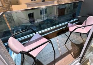 New 3BR Apt-AC-Wi-Fi-Kitchen 4 mins away from airport