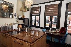 Redlightdistrict chinacitycentre partypalace