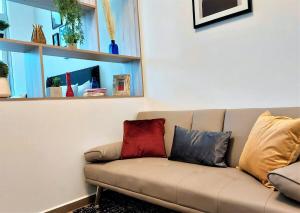 The Nest Pod - 10 Minute From Airport