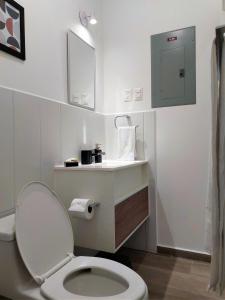 The Nest Pod - 10 Minute From Airport