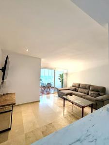 Modern, Best Location 2 bedroom, Sea view