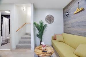 Apartment Minutes from Camelback Mountain with Washer Dryer