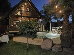 Cabaña rústica con pileta tipo playa en Salta Capital