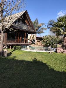 Cabaña rústica con pileta tipo playa en Salta Capital