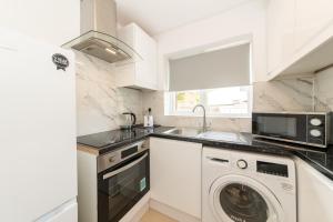 Berkshire Spacious 4-Bed Family & Free Parking