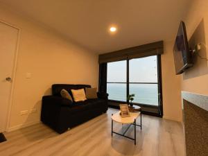 Departamento con baño y cocina equipada