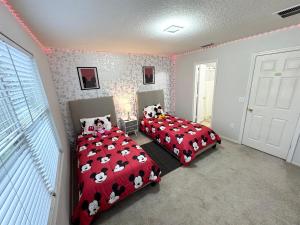 2BR Villa Near Disney, Gated community with Pool