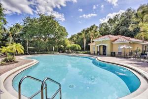 2BR Villa Near Disney, Gated community with Pool