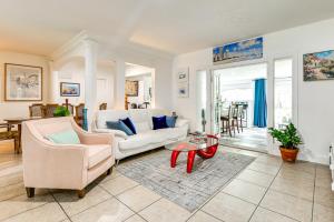 5 Mi to Beach Home with Shared Yard in North Miami