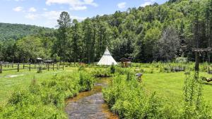 Lodge Apartment at Owl Creek Farm Resort