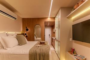 Setai Yacht Premium #307 by AcalMar Flats