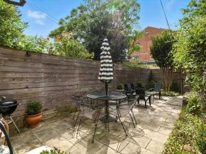 Capitol Hill Retreat Modern 2BR - Private Patio