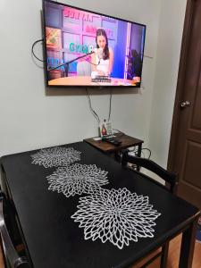 Cozy 2BR Condo-Central Location